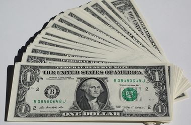 Курс доллара в Украине взлетел выше 25 грн