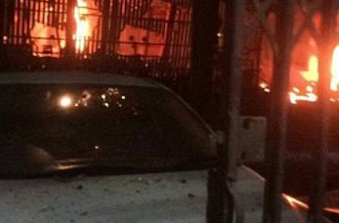 В Таиланде около отеля взорвался заминированный автомобиль: один погибший и десятки пострадавших