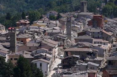 Число жертв землетрясения в Италии возросло до 267 человек