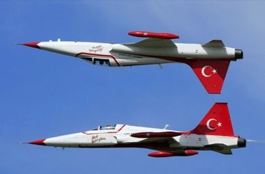 Авиация Турции продолжает бомбить Сирию 