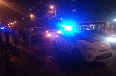 В Киеве пьяный водитель вылетел на "встречку" и протаранил авто