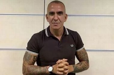 Известного футболиста уволили с телеканала за татуировку в честь Муссолини