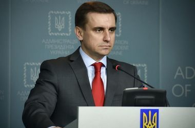 В АП рассказали, есть ли связь между санкциями против РФ и "безвизом" для Украины