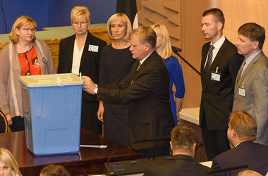 В Эстонии снова не смогли избрать президента