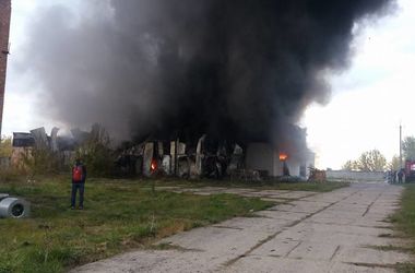 Пожар на складах под Киевом удалось локализовать