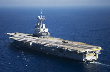 Франция направила свой единственный авианосец "Шарль де Голль" для бомбардировок Ирака и Сирии 