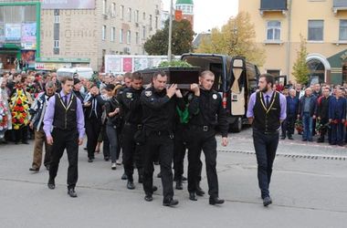 Под Киевом попрощались с полицейскими, погибшими в ДТП