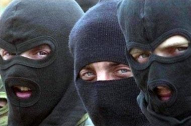 На пенсинера напали люди в масках. Фото: glavny.tv