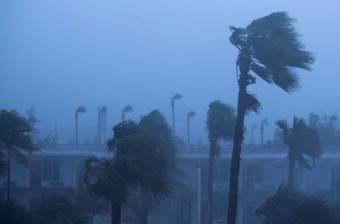 Более миллиона жителей Флориды остались без света из-за урагана "Мэтью"