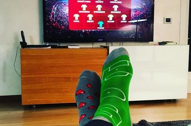 Анатолий Тимощу в футбольных носках смотрел матч Турция - Украина