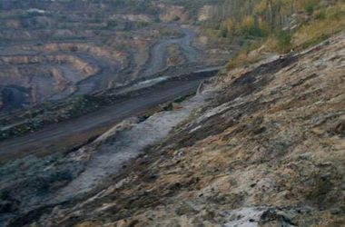 Женщину завалило землей во время добычи янтаря в Ровенской области