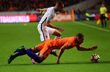 Французы обыграли Голландию в отборе на ЧМ-2018
