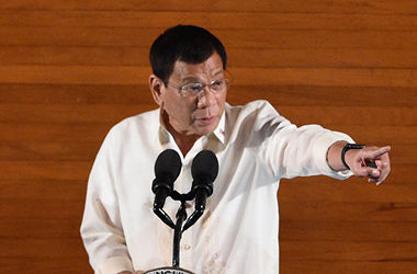 Скандальный президент Филиппин собрался посетить Москву