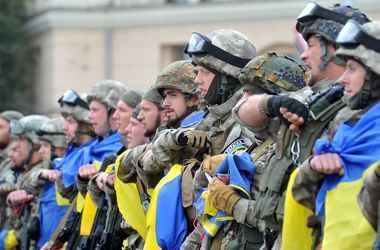 "Украинская армия одна из сильнейших": Турчинов поздравил с Днем защитника