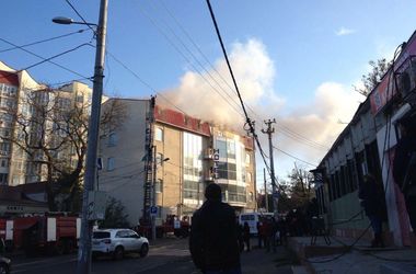 В Одессе произошел масштабный пожар в бизнес-центре
