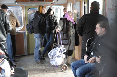 В киевском метро внезапно умер пассажир (обновлено)