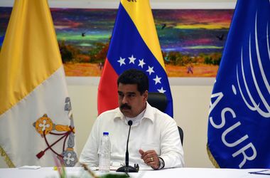 Парламент Венесуэлы приостановил разбирательство в отношении Мадуро