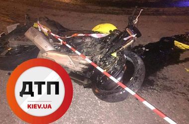 В Киеве мотоциклист разбился насмерть, "пролетая" светофор на красный