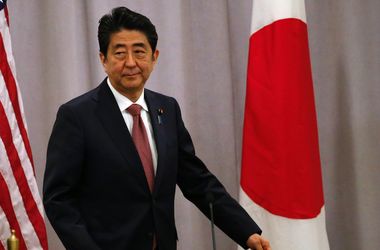 Первым мировым лидером, с которым встретился Трамп, стал премьер-министр Японии