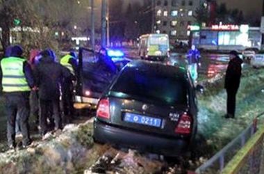 В Тернополе пьяный полицейский на служебном авто устроил ДТП