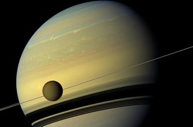 Перелет от Земли до Титана современными средствами займет семь лет. Фото: instagram.com/nasa