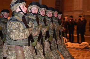 Львовян переполошили вооруженные военные в центре города