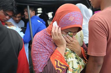 Мощное землетрясение в Индонезии: число жертв стремительно растет
