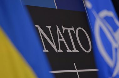 Генсек НАТО призвал продолжить давление на Россию