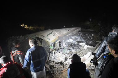 Спасатели нашли тела 46 погибших при крушении авиалайнера в Пакистане