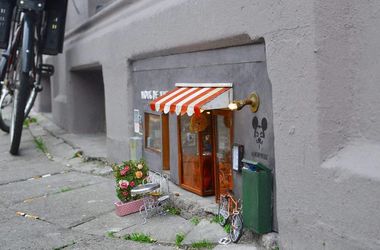 В Швеции художники открыли "мышиный ресторан"