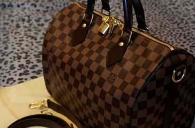 Во Франции преступники вынесли со склада сумки Louis Vuitton на 1 млн евро