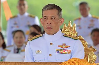 Новый король Таиланда объявил о широкой амнистии