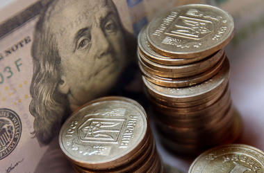 Курс валют от НБУ: доллар замер на пике, а евро резко рухнул