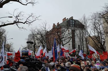 Политический кризис в Польше: Оппозиция собрала многотысячный митинг