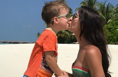 Инна Ярмоленко запостила трогательный поцелуй с сыном