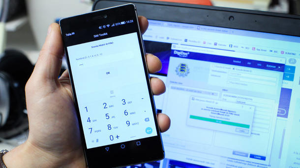 Чтобы получить доступ к MobileID, нужно будет заменить SIM-карту в оператора и авторизоваться. Фото: Postimees