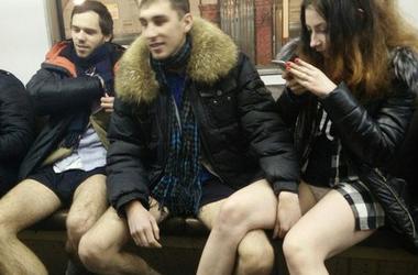 В Москве полиция задержала организатора флешмоба "В метро без штанов"