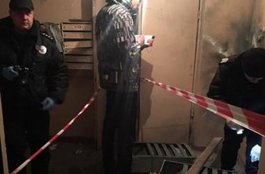 Подробности взрыва в киевской многоэтажке: гранату подложили в почтовый ящик известного догхантера