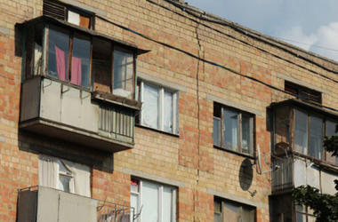 Опасные дома: где в Киеве из-за новостроек появились трещины на стенах