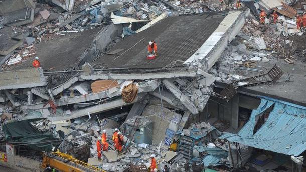 Оползень разрушил отель в Китайской народной республике, два человека погибли