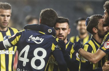Караваев поучаствовал в трех голах "Фенербахче" в Кубке Турции