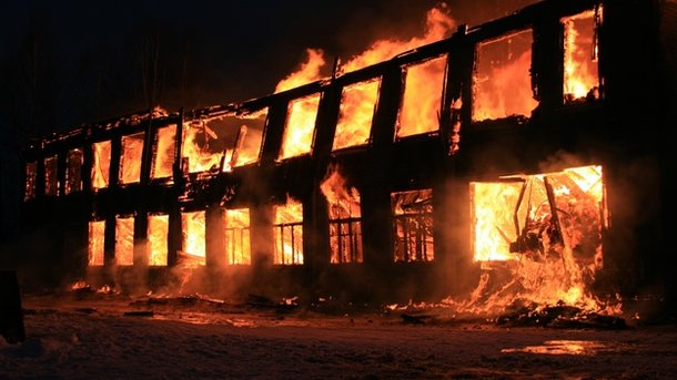 Школьнки устроили в школе пожар. Фото: tumentoday.ru 