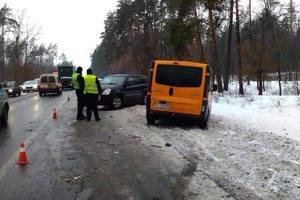 В Киеве произошло крупное ДТП, разбито пять авто