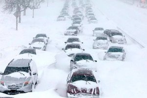 Сильный снегопад оставил без света 18 тысяч жителей Канады