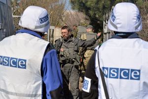 Боевики обыскали машины ОБСЕ  возле Горловки и отпустили