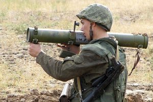 Российские военные химики и огнеметчики проводят учения в Крыму