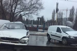 В Киеве произошло смертельное ДТП: "Рено" протаранил "Дэу"