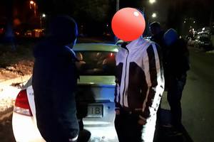 В Киеве патрульные после погони задержали пьяного водителя без документов