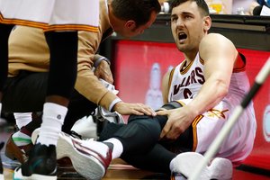 Баскетболист НБА сломал ногу через 58 секунд после дебюта за новую команду