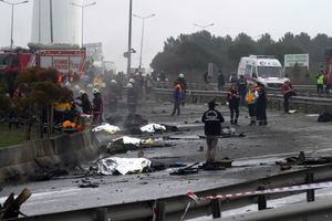 Появились фото и видео с места крушения вертолета с россиянами в Турции